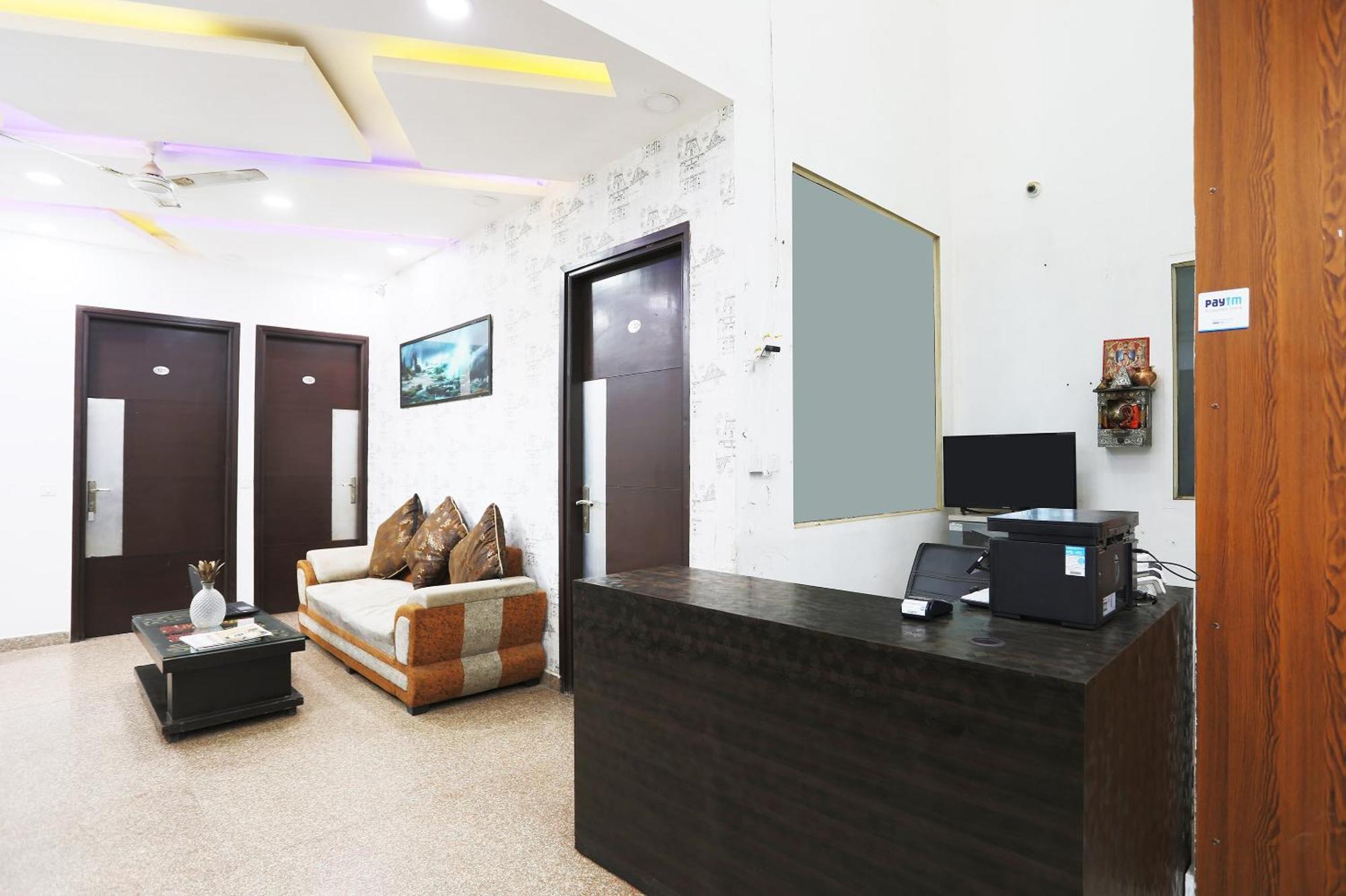 Super Collection O Tipsyy Inn 014 Гургаон Екстериор снимка